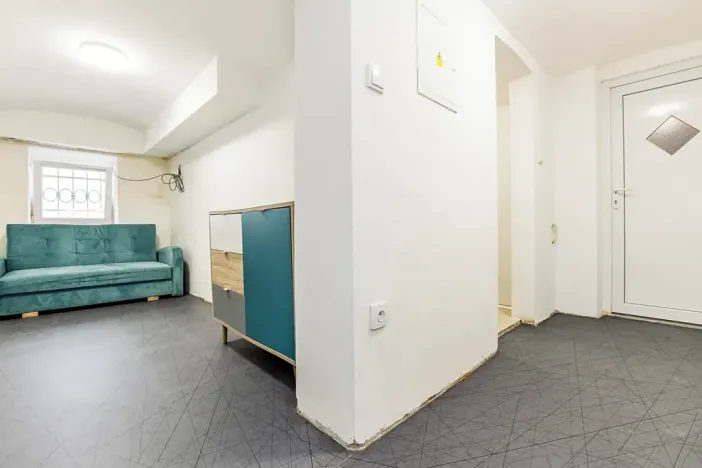 Prodej obchodního prostoru, České Budějovice, 66 m2