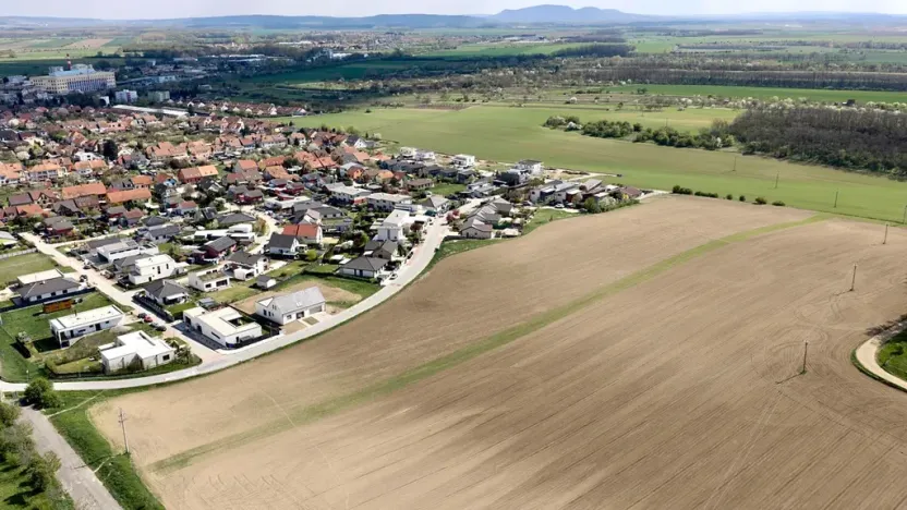 Prodej pozemku pro bydlení, Hrušovany u Brna, Pod Střediskem, 898 m2