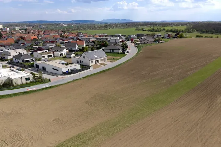 Prodej pozemku pro bydlení, Hrušovany u Brna, Pod Střediskem, 898 m2