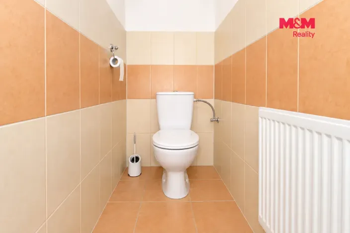 Pronájem bytu 2+1, Jičín - Staré Město, Valdštejnovo náměstí, 55 m2