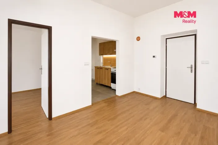 Pronájem bytu 2+1, Jičín - Staré Město, Valdštejnovo náměstí, 55 m2
