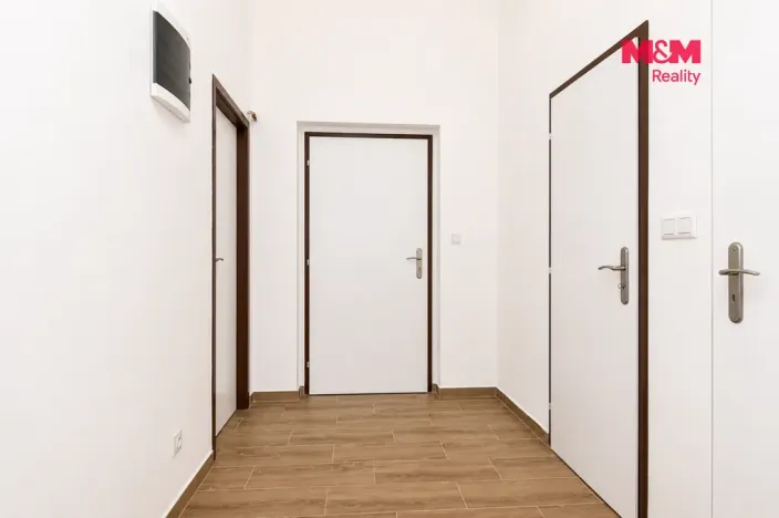 Pronájem bytu 2+1, Jičín - Staré Město, Valdštejnovo náměstí, 55 m2