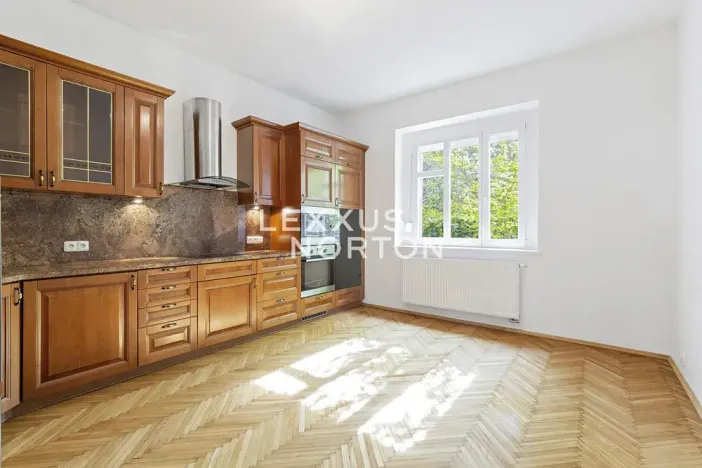 Pronájem kanceláře, Praha - Smíchov, Fráni Šrámka, 413 m2