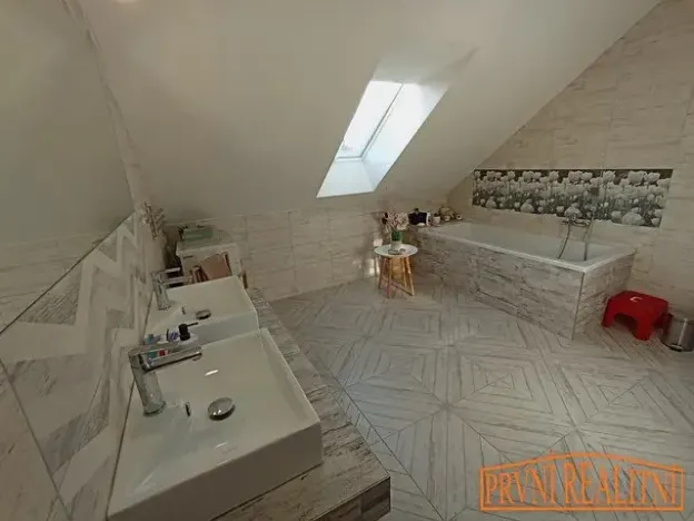Prodej rodinného domu, Uherský Brod, Kučerovo nám., 210 m2