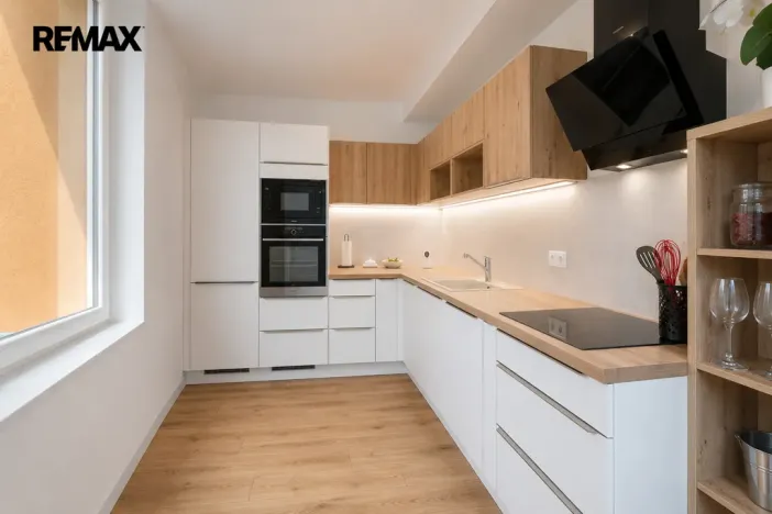 Prodej bytu 3+1, Lužany, 77 m2