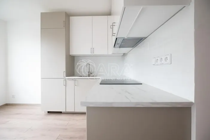 Pronájem bytu 2+kk, Děčín - Děčín VI-Letná, Školní, 43 m2