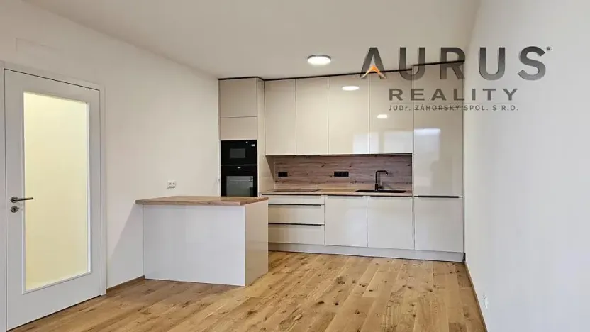 Pronájem bytu 2+kk, Praha - Nusle, Bělehradská, 60 m2