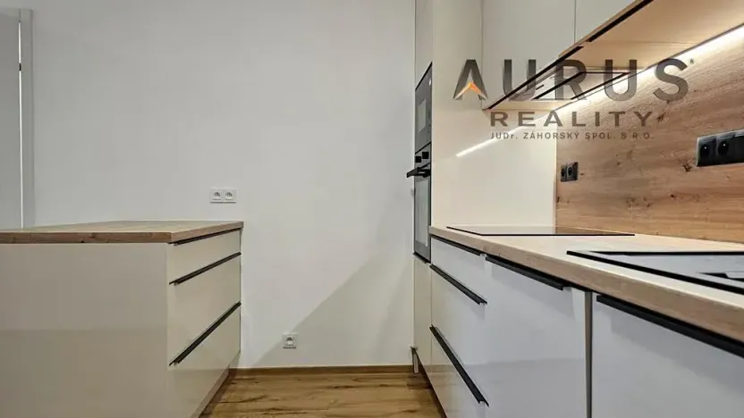 Pronájem bytu 2+kk, Praha - Nusle, Bělehradská, 60 m2