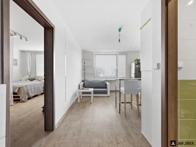 Pronájem bytu 2+kk, Hradec Králové - Třebeš, Urxova, 36 m2