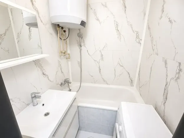 Prodej bytu 3+1, Průhonice, Školní, 60 m2