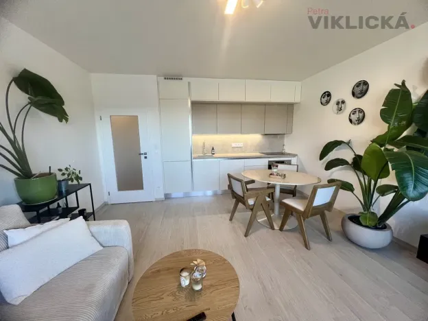 Pronájem bytu 2+kk, Praha - Kbely, Sedlářova, 54 m2