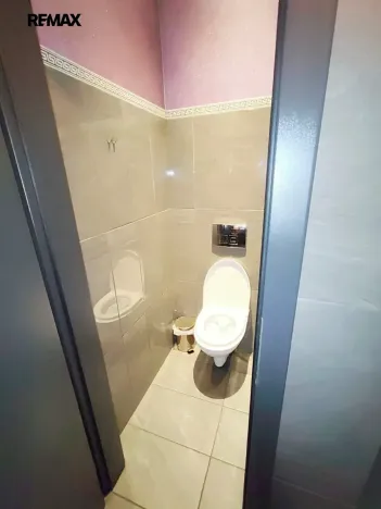 Pronájem obchodního prostoru, Jeseník, Masarykovo nám., 81 m2