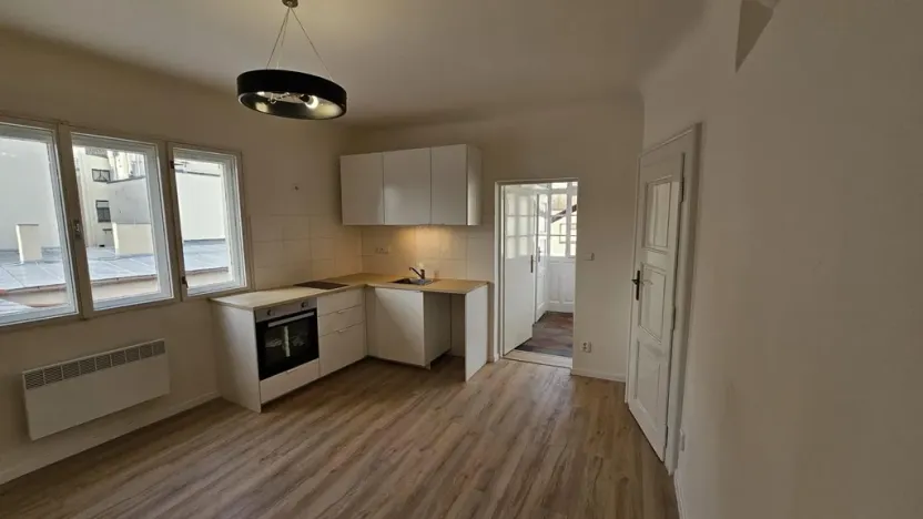 Pronájem bytu 1+kk, Praha - Nové Město, Žitná, 33 m2