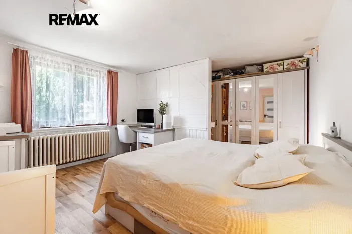 Prodej vícegeneračního domu, Praha - Pitkovice, Žampiónová, 200 m2