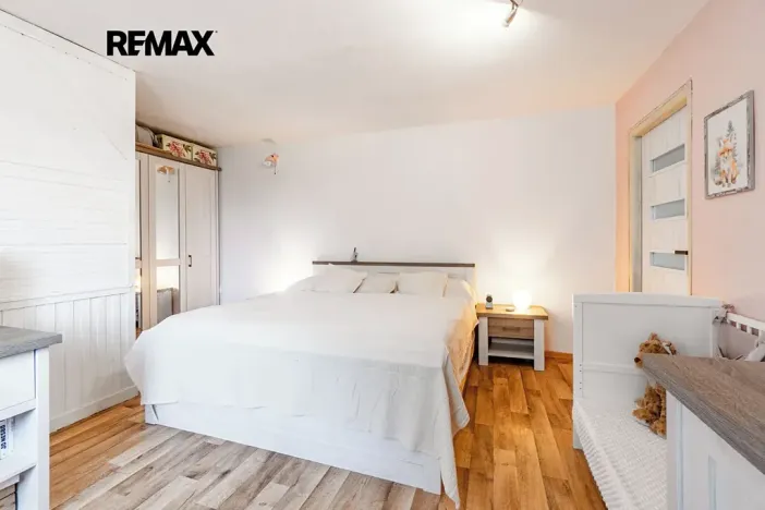 Prodej vícegeneračního domu, Praha - Pitkovice, Žampiónová, 200 m2