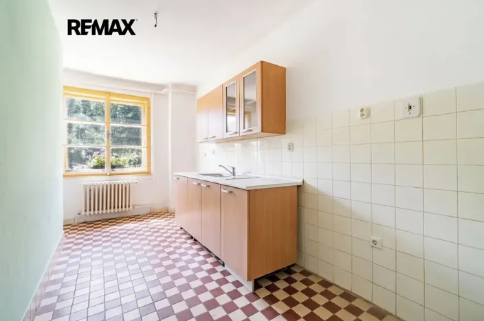 Prodej vícegeneračního domu, Praha - Pitkovice, Žampiónová, 200 m2