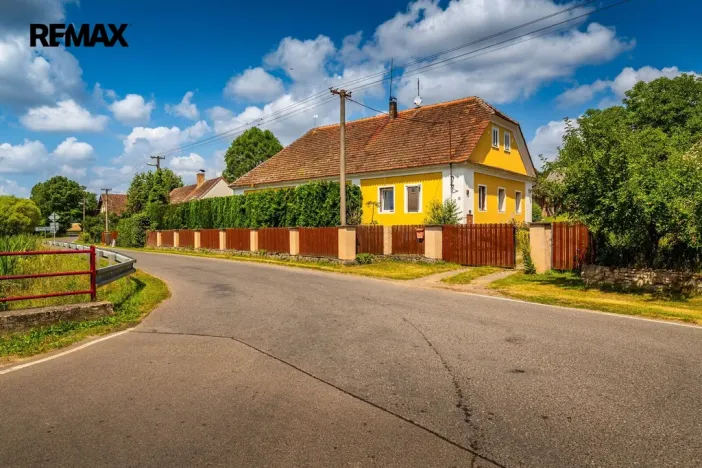 Prodej rodinného domu, Mišovice, 250 m2