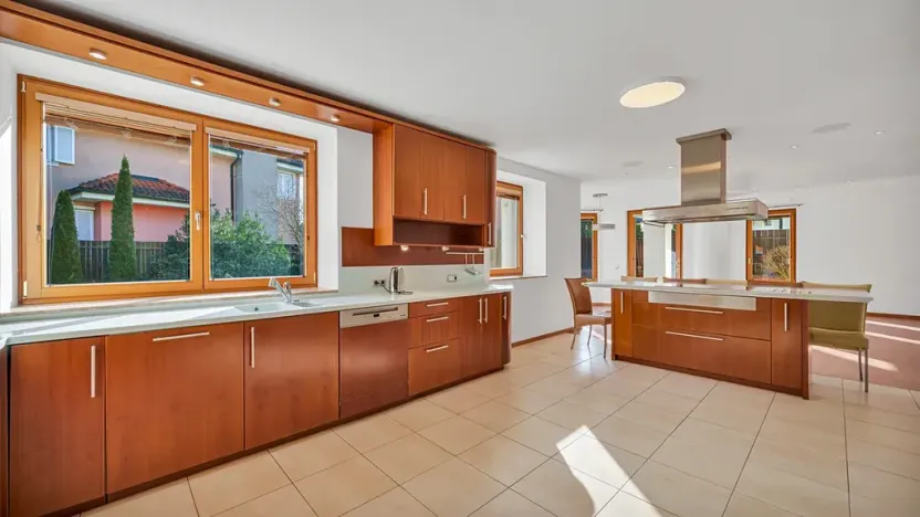 Prodej rodinného domu, Průhonice, Jitrocelová, 380 m2