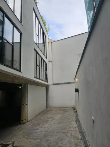 Pronájem garážového stání, Praha - Nusle, Bartoškova, 17 m2