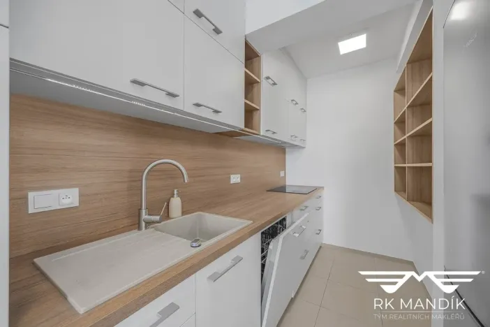 Pronájem bytu 2+kk, Praha - Košíře, Hillebrantova, 55 m2