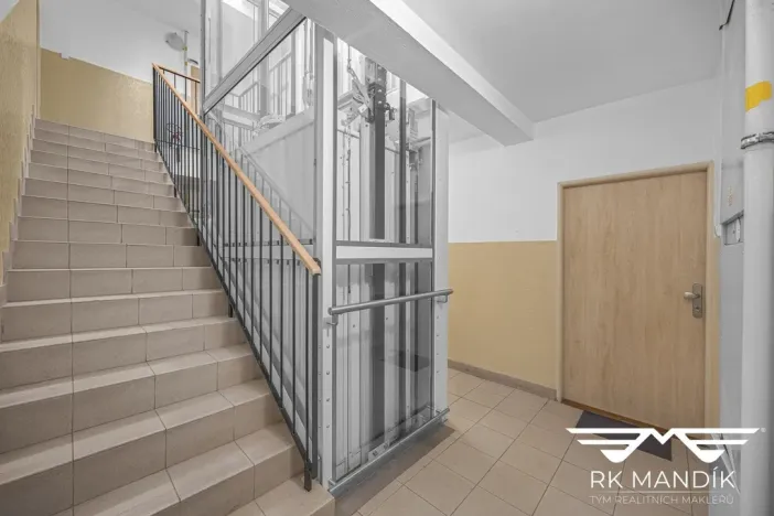 Pronájem bytu 2+kk, Praha - Košíře, Hillebrantova, 55 m2