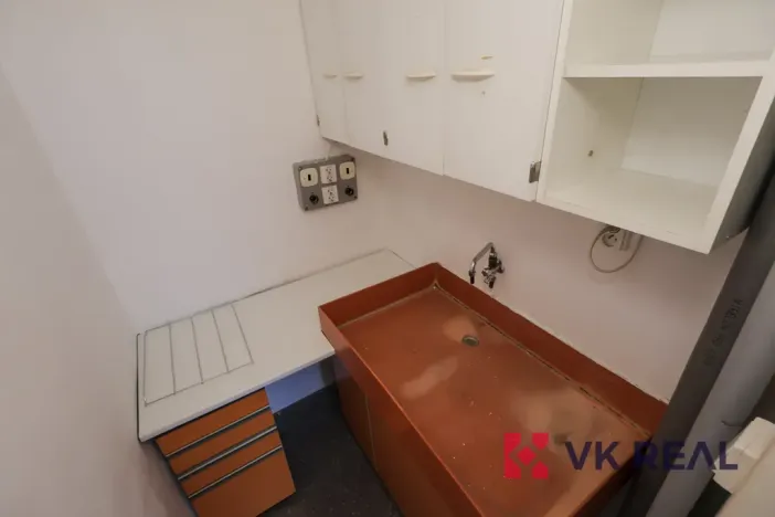 Pronájem bytu 2+1, Praha - Dejvice, Evropská, 75 m2