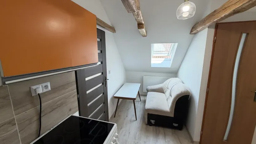 Pronájem bytu 2+1, Kochánky, 40 m2