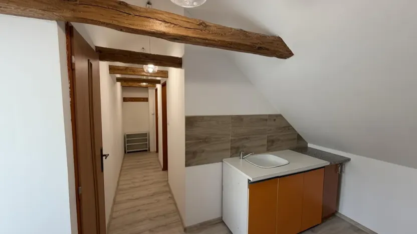 Pronájem bytu 2+1, Kochánky, 40 m2