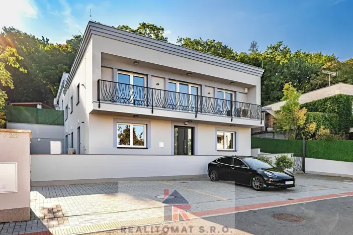 Pronájem kanceláře, Praha - Komořany, Pod lesem, 770 m2