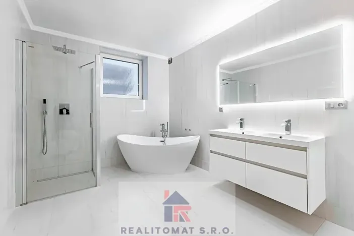 Pronájem kanceláře, Praha - Komořany, Pod lesem, 770 m2