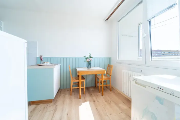 Pronájem bytu 3+1, Praha - Prosek, Veltruská, 61 m2