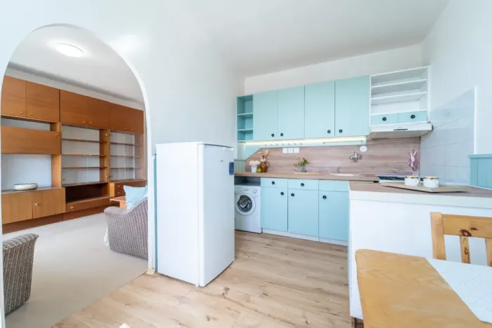 Pronájem bytu 3+1, Praha - Prosek, Veltruská, 61 m2