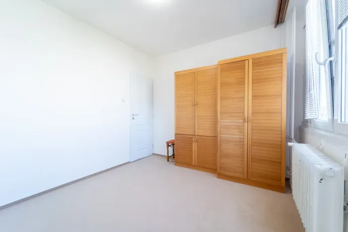 Pronájem bytu 3+1, Praha - Prosek, Veltruská, 61 m2
