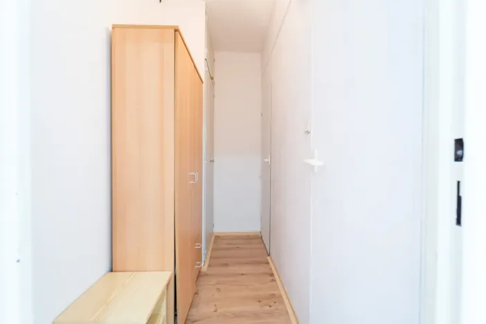 Pronájem bytu 3+1, Praha - Prosek, Veltruská, 61 m2