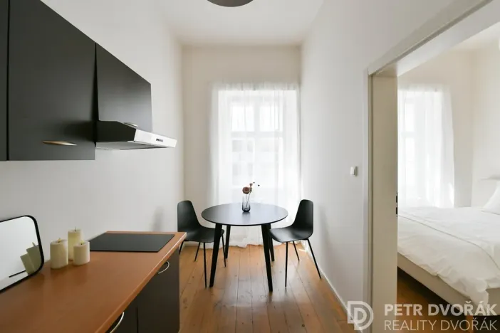 Prodej bytu 1+1, Praha - Smíchov, U Pernikářky, 27 m2