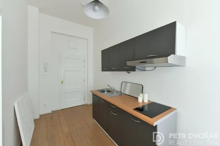 Prodej bytu 1+1, Praha - Smíchov, U Pernikářky, 27 m2