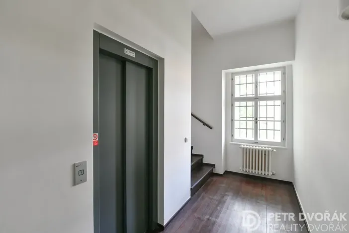 Prodej bytu 1+1, Praha - Smíchov, U Pernikářky, 27 m2