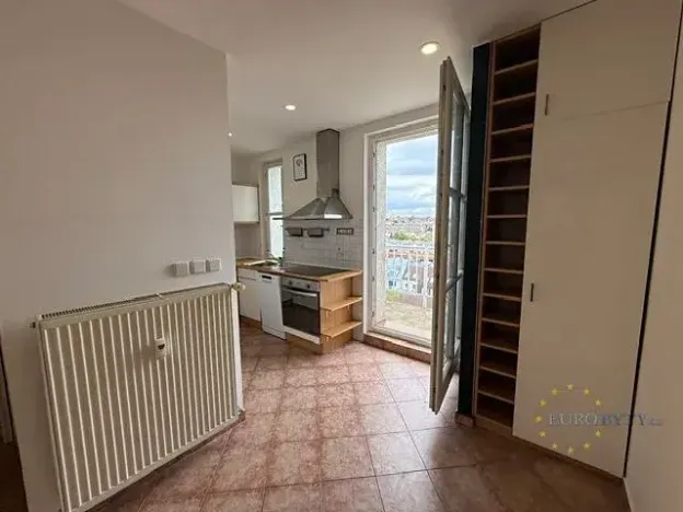 Pronájem bytu 3+1, Praha - Břevnov, Šlikova, 86 m2