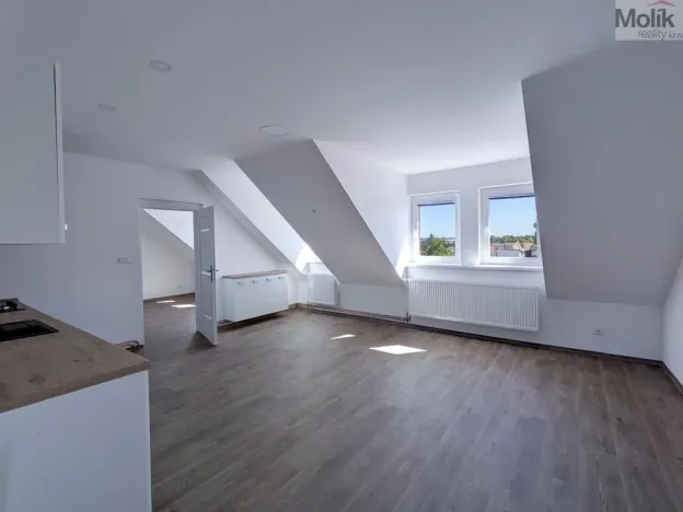 Pronájem rodinného domu, Dubí - Běhánky, Sportovní, 268 m2