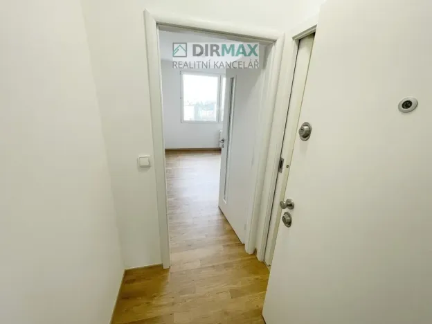 Pronájem bytu 1+kk, Plzeň - Lobzy, Sousedská, 20 m2