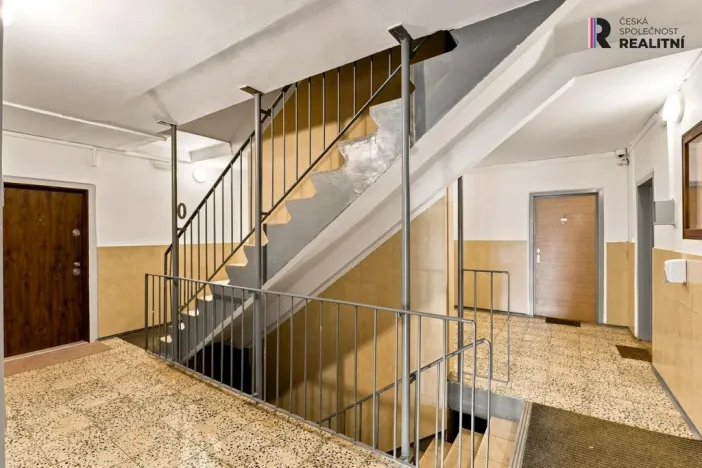 Prodej bytu 2+kk, Praha - Řepy, Žufanova, 42 m2