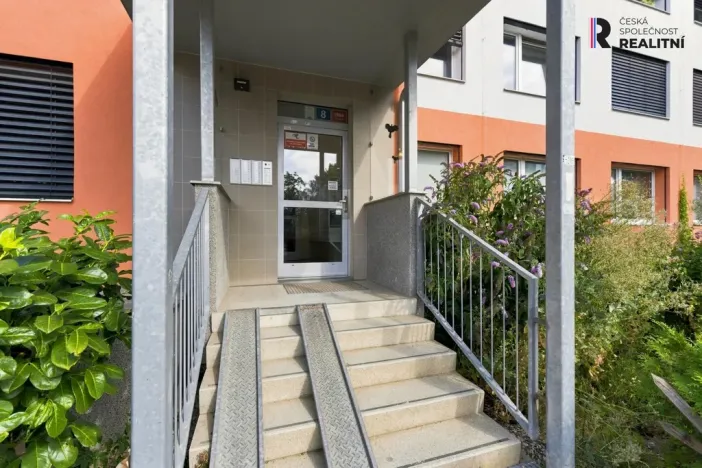 Prodej bytu 2+kk, Praha - Řepy, Žufanova, 42 m2