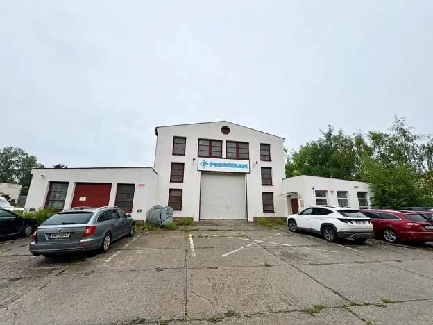 Prodej výrobních prostor, Hradec Králové, Zemědělská, 1268 m2