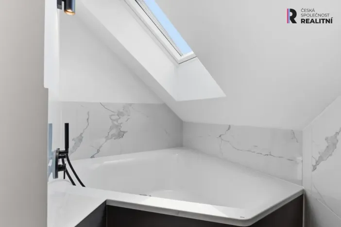 Prodej atypického bytu, Praha - Radotín, Ametystová, 116 m2