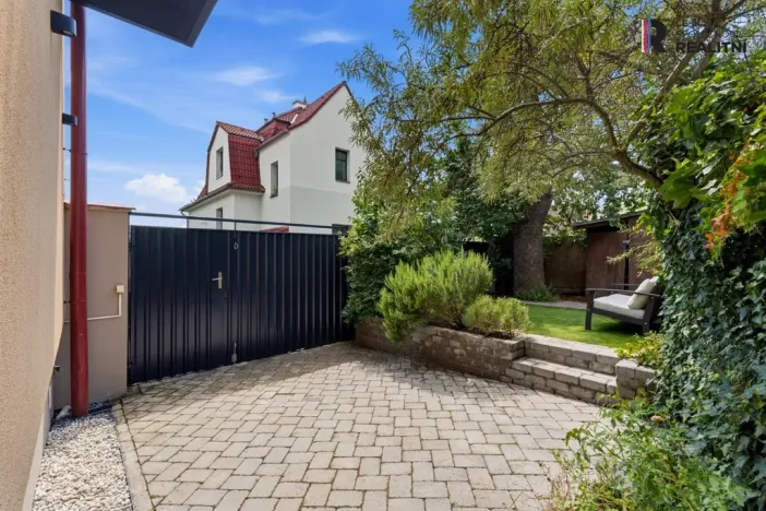 Prodej atypického bytu, Praha - Radotín, Ametystová, 116 m2