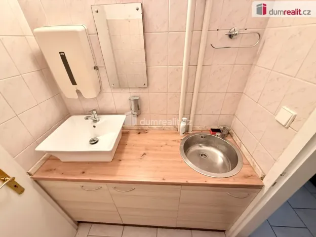 Pronájem kanceláře, Veltrusy, Palackého, 63 m2