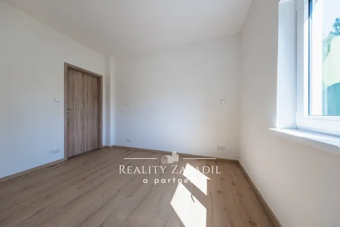 Prodej bytu 3+kk, Praha - Kyje, Světská, 58 m2