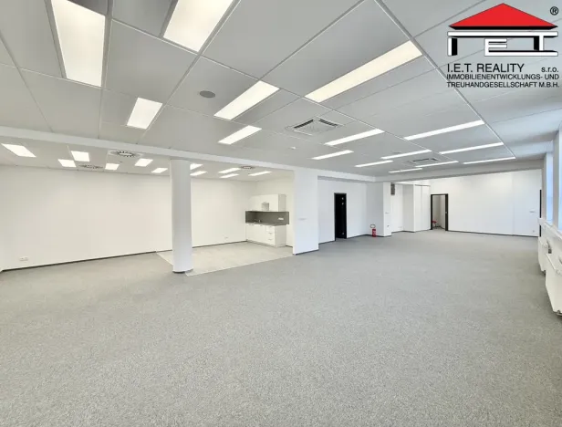 Pronájem kanceláře, Brno, Starobrněnská, 153 m2