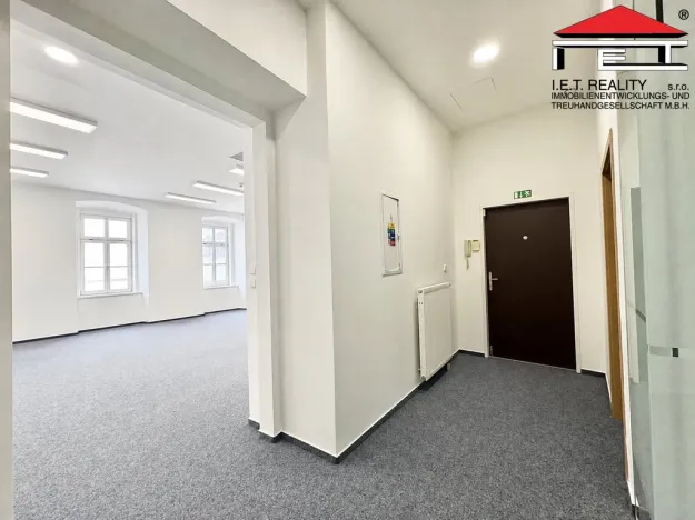 Pronájem kanceláře, Brno, Starobrněnská, 86 m2