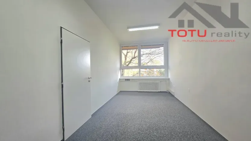Pronájem kanceláře, Chrudim, Palackého třída, 18 m2